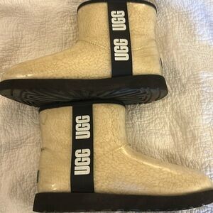 UGG size 9 shearling waterproof boots